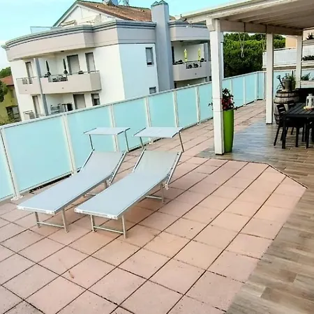 דירה Penthouse Liberty Attico ביביונה